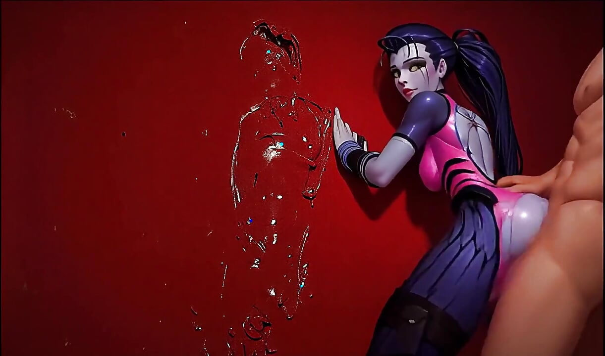 Une bombasse cosplay se fait enculer par une énorme bite