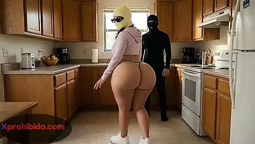 Gadis mungil pantat montok lagi asik twerking pantat montoknya di kamar tidur