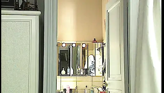 Трахаю Блондинку С Большими Сиськами В Спальне, Пока Она Не Кричит