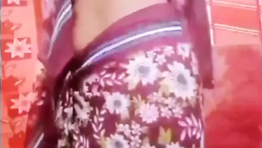 Hintli Hintli tamil evli kadın renu çıplak canlı görüşme şeker üvey baba göğüsleri amcık parmakla tokatlıyor göt sikiş ateşli ses!