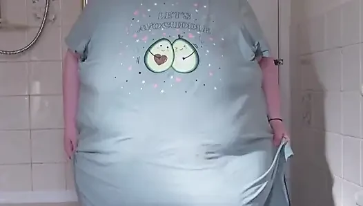Belly Play in the Bathroom with SSBBW Goddess