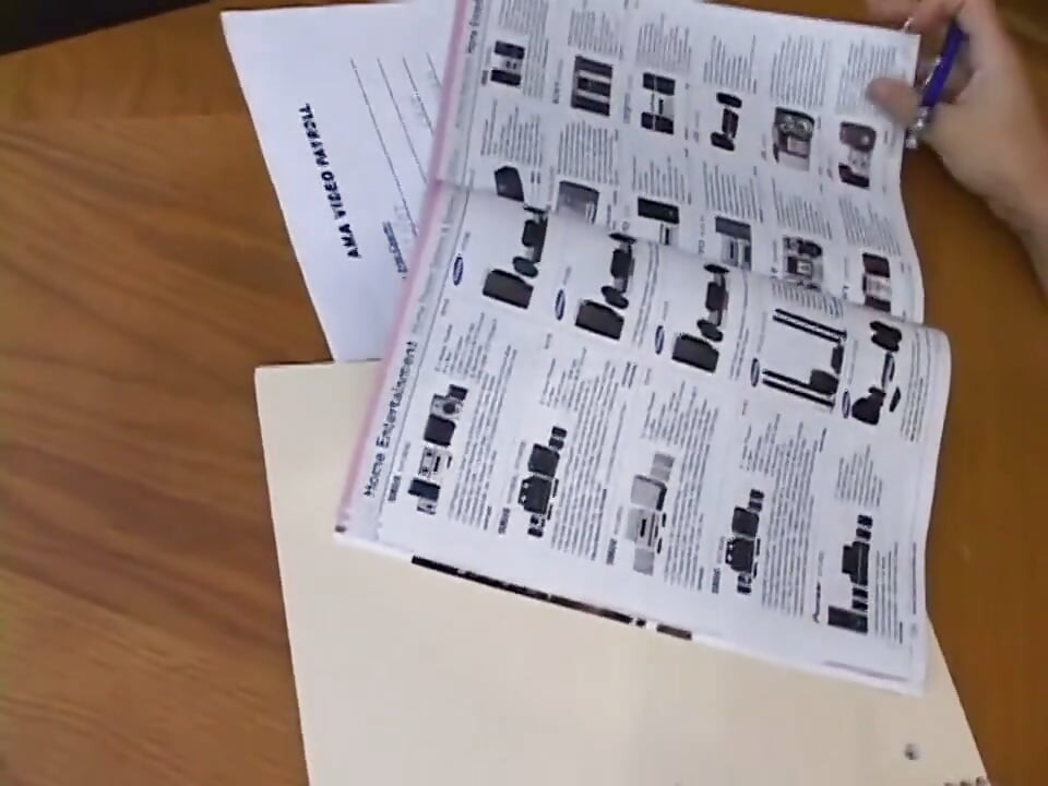 Tânără studentă excitată futută și futută în față de o pulă mare