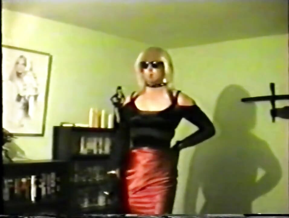 Retro 'Monique' aus den ursprünglichen VHS-Bändern