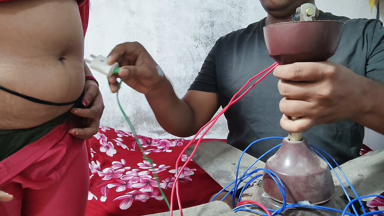 Electrician ne chod chod kr meri chut fad diya bihari sonam