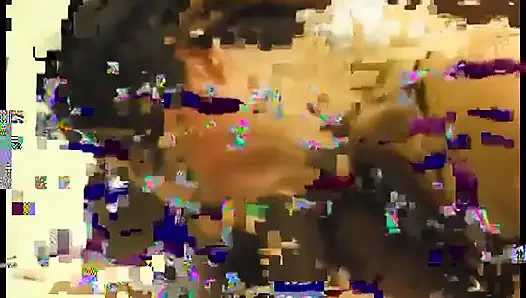 Возбужденные черные мускулистые ногти, хорошенькая белая телочка Лена Ramon на кухонном столе