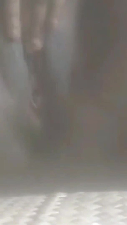 Must-see moment uit "Dus deed ik een parachute in mijn poesje, deed ik grond in mijn poesje en liet haar elke avond alleen los"