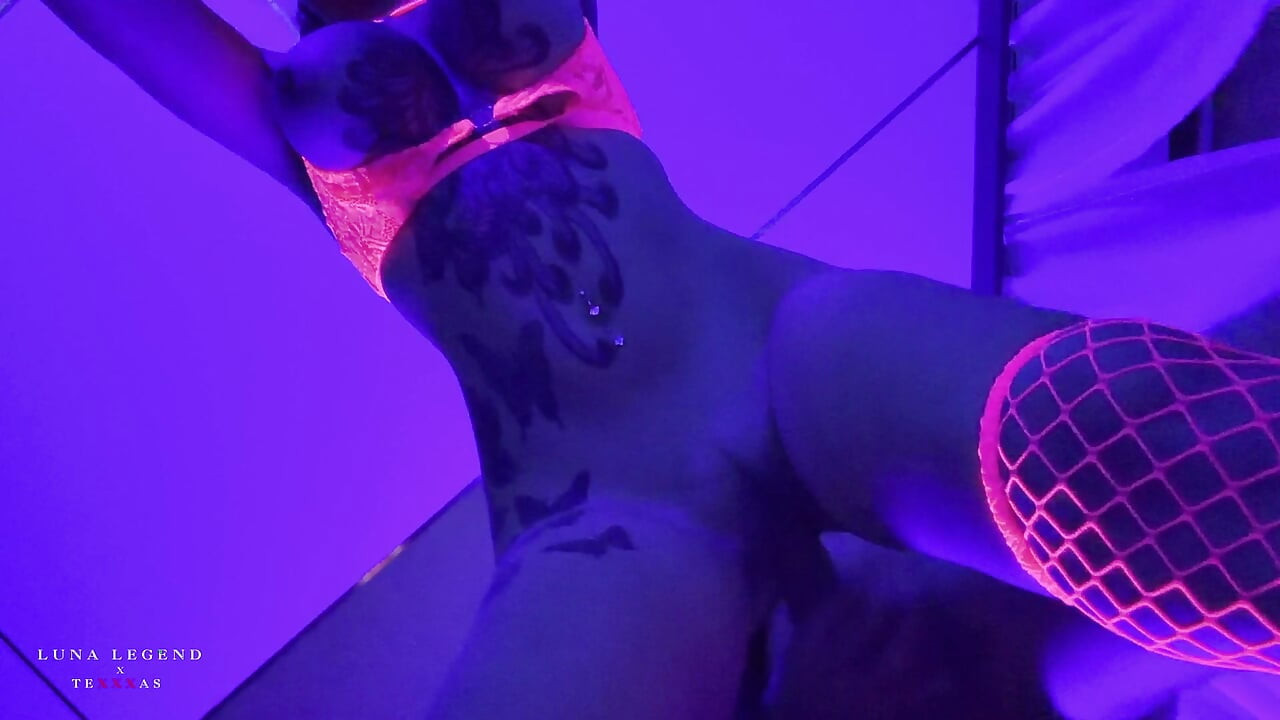 Glowing Goonette Luna Legend ปะทะ Texxxas Cock Massacre