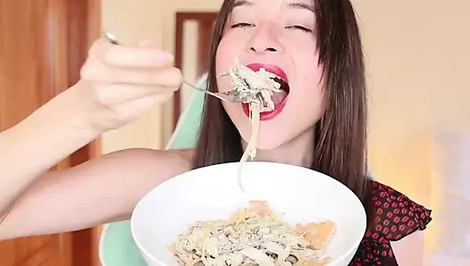 Mukbang spagetti - mukbang videoları mevcut