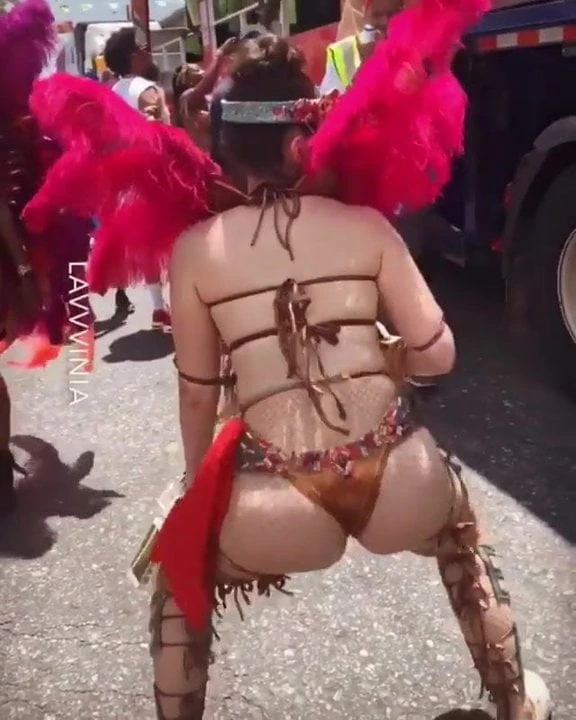 POLISH GIRL CARRIBEAN GETTING BLACKED. BOYFRIEND DOESNT KNOW