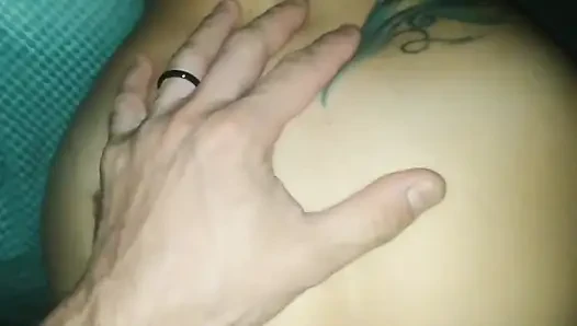 Ateşli hatun büyük yarakla şaşırttı ve sikildi-bakış açısı