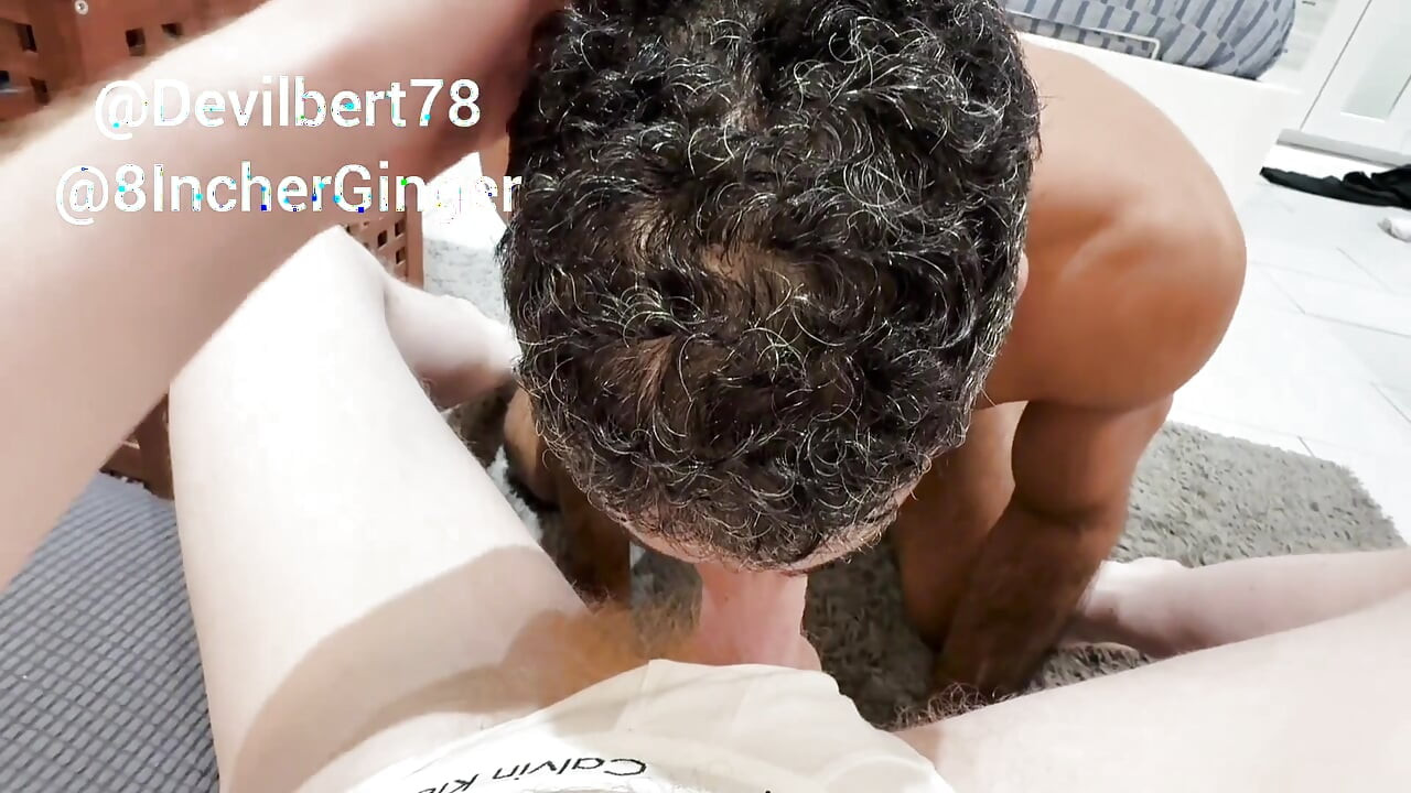 Dno dobiva razbijanje od kurca od 8 inča