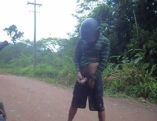 Public wanking on Bike Trail
