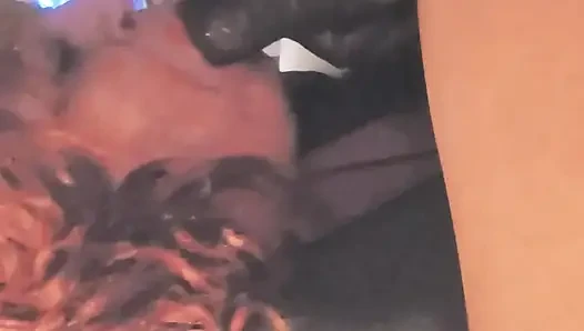 Döl yutan iri güzel kadın saatte 3 döl emiyor