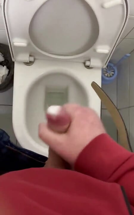 ควยของกูแตกในห้องน้ําสาธารณะโคลสอัพ