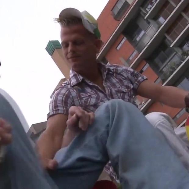 德国滑冰运动员男孩克里斯和马尔特在屋顶上渴望一个热辣的场合. 如果你进入金发德国twwinks, 未割包皮的鸡巴和热辣