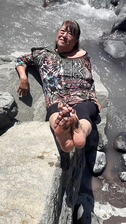 วันในธรรมชาติ! เท้าสกปรก, ฉี่ในป่าและกางเกงในสกปรกมากสําหรับคนพิเศษ!