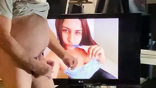 Gabriella'nın göğüsleri var