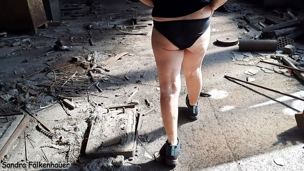 Sandra Falkenhauer - Urbex Boobs