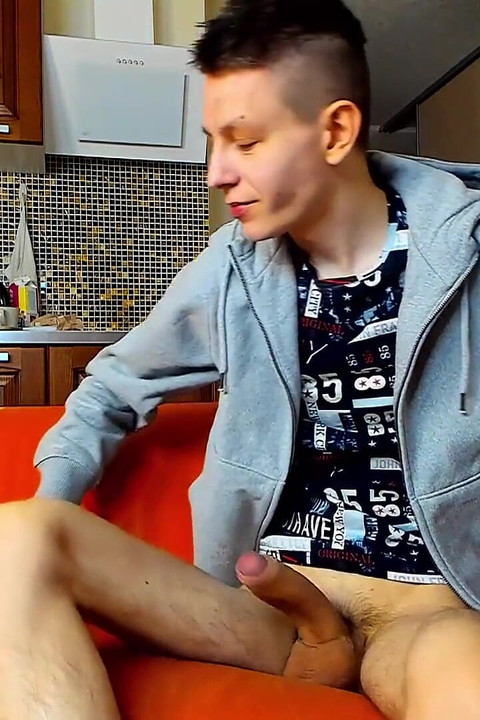 Naughty College Boy Twink Cumming Really Good at Home!