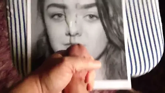 Game of thrones-maisie williams boşalmak haraç 1