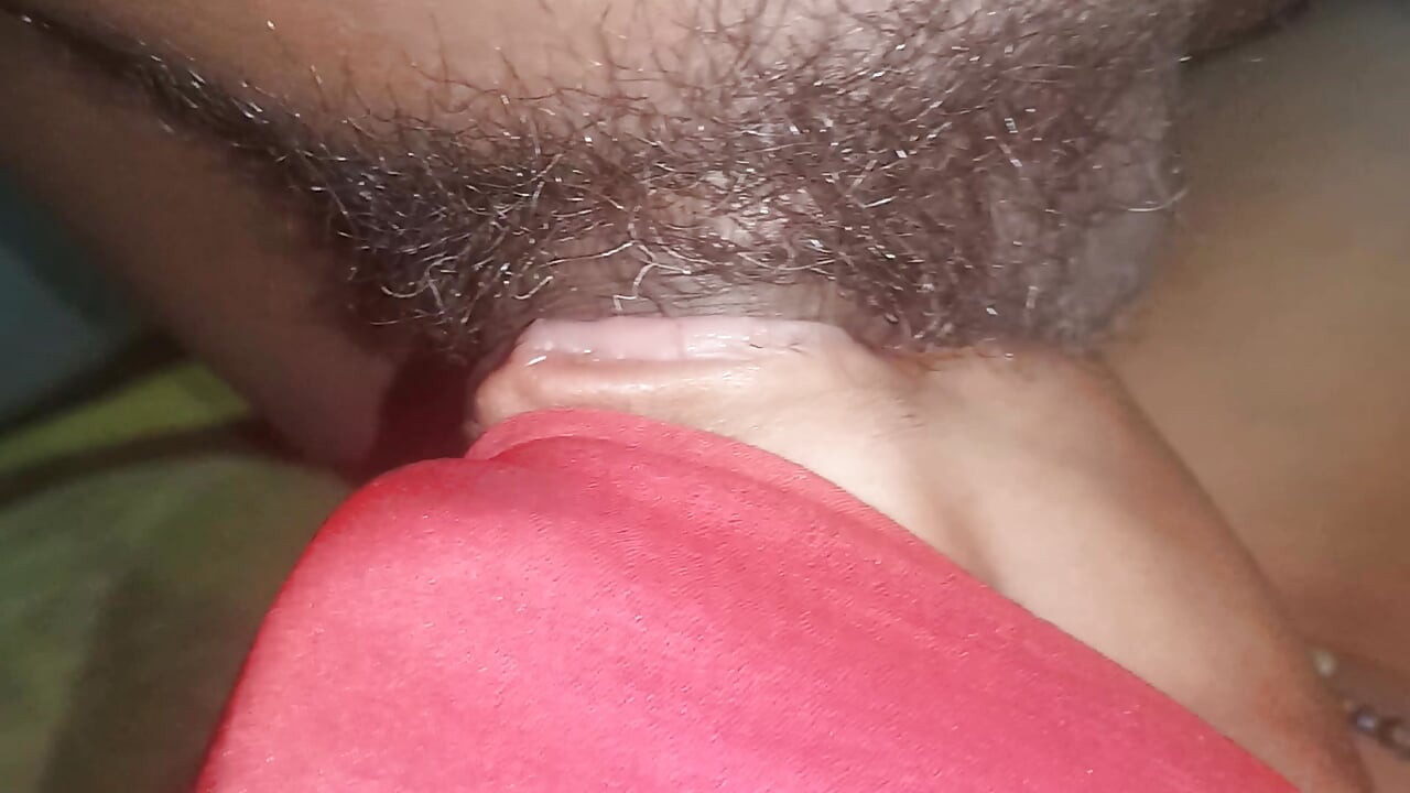 Wanita Kampung Memberikan Blowjob Desi Kepada Suaminya
