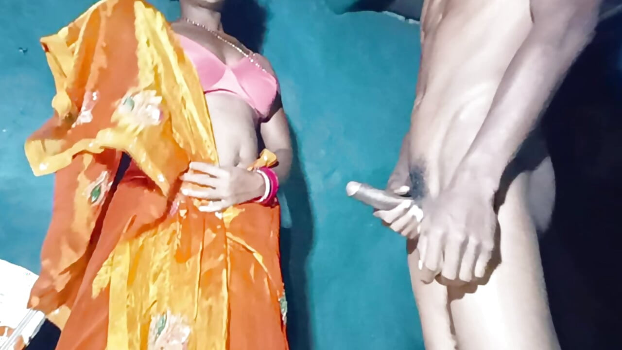Pareja india de 18 años primera vez en sari vistiendo sexo.