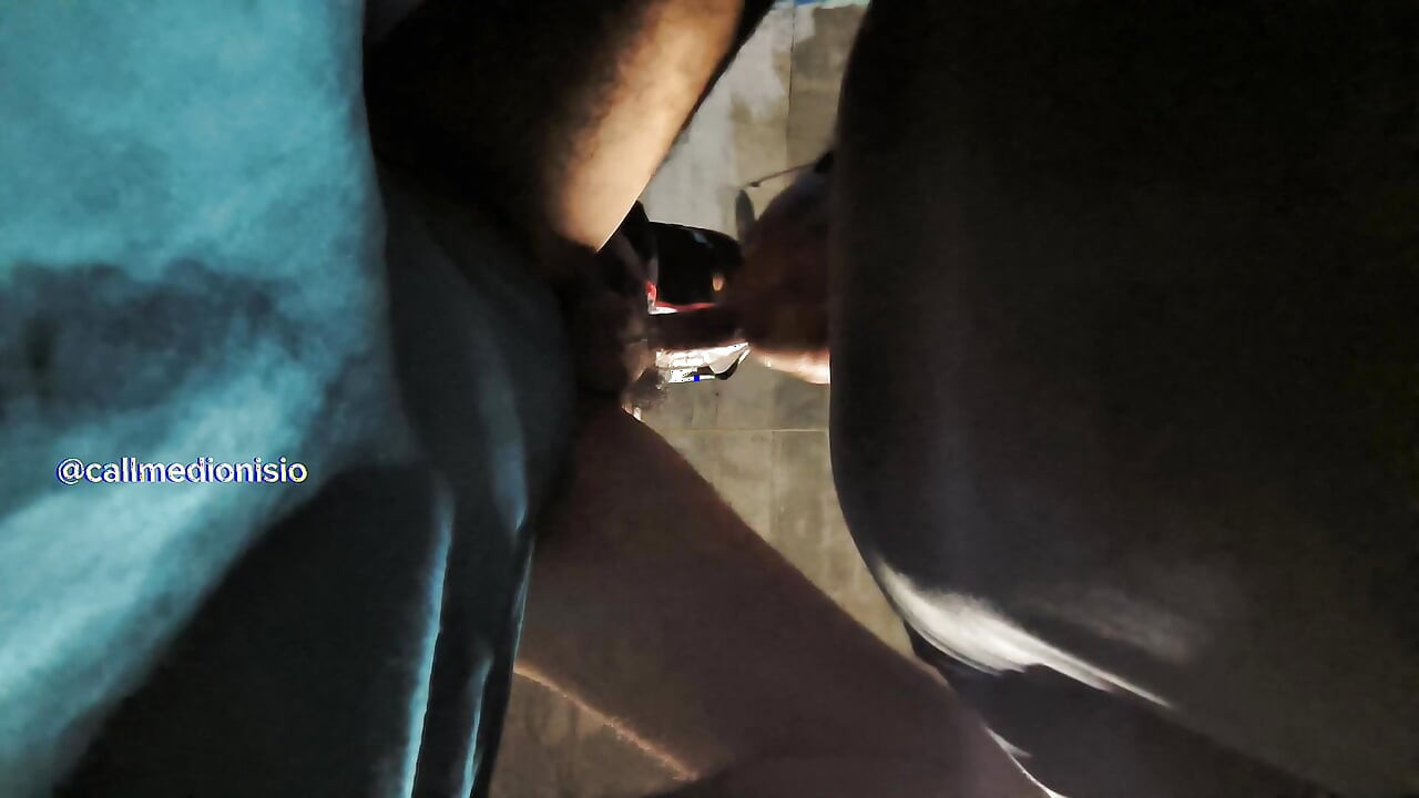 好奇心旺盛な男性で、ディオニシオにペニスを与えたいという欲求を持っています