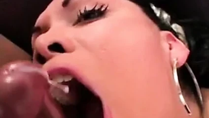bbw shemale likes cum