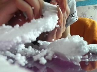 Sneeuwduivel lonkt nagels