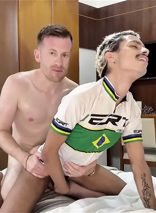 Raw Fun with the Sexy French Tourist Visiting Rio