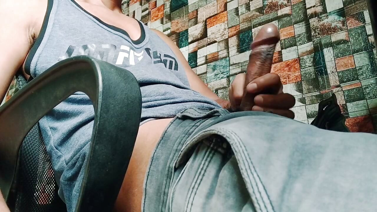 Enormous cock rots under tight military underwear