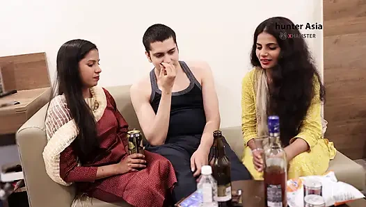 FFM Hotelparty - Drinks Werden Zu Einer Wilden Nacht