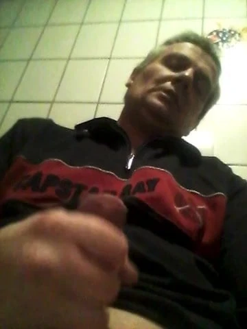 Nach der Arbeit geil gewesen und gewichst