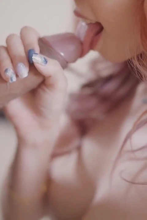 中国娇小的女孩被干 - 变态熟女和少女