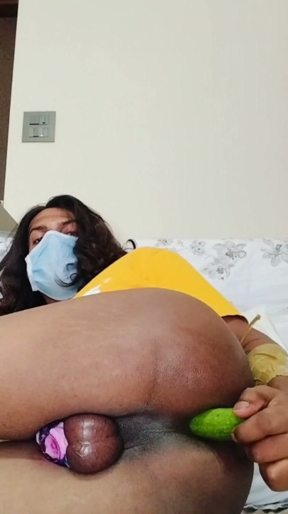 Indian crossdressers hot sissy bich fuking cucumber in ass hol | Clip 1