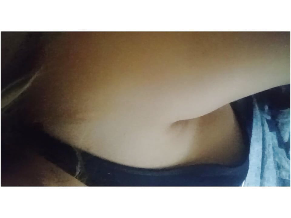 Pinay bucmasta devojka igra klitoris