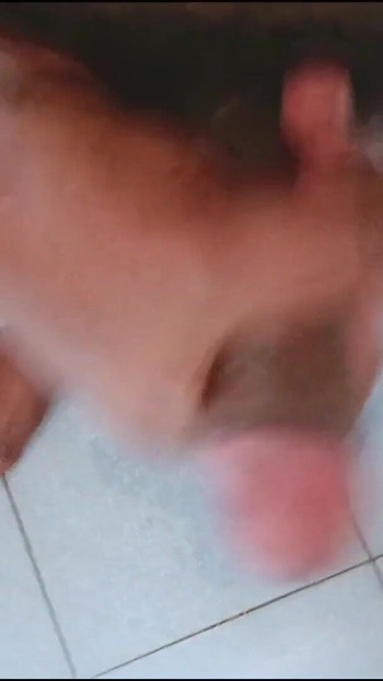 Usamljena seljanka jaše radnika - priča o kišnoj noćnoj vrućini | Isječak 2