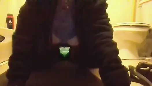 Amcık memelerini teşhir ediyor ve büyük götümü seviyor musun