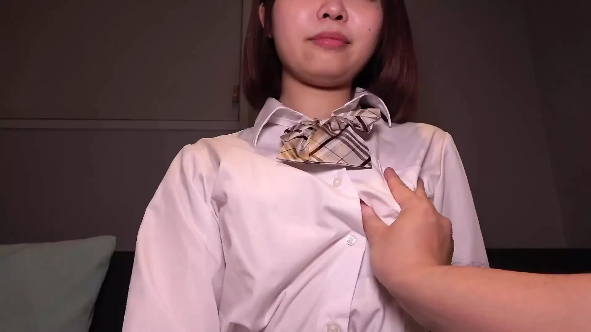 パコ撮りNo.77 気持ち良くなっているオジサンの顔を見るのが好きなJ●に「ゴムを忘れた…」と嘘をついたら「ナマで、全然イイですよ♪」と言うのでそのまま連続中出しした！