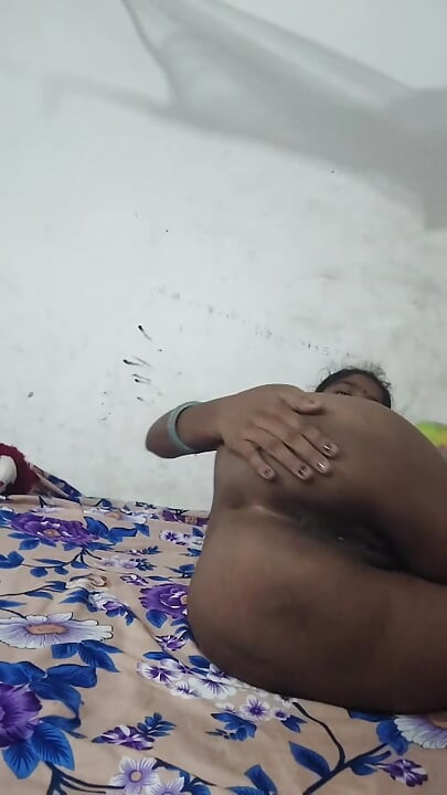 Main sama memek berbuluku yang aduhai.