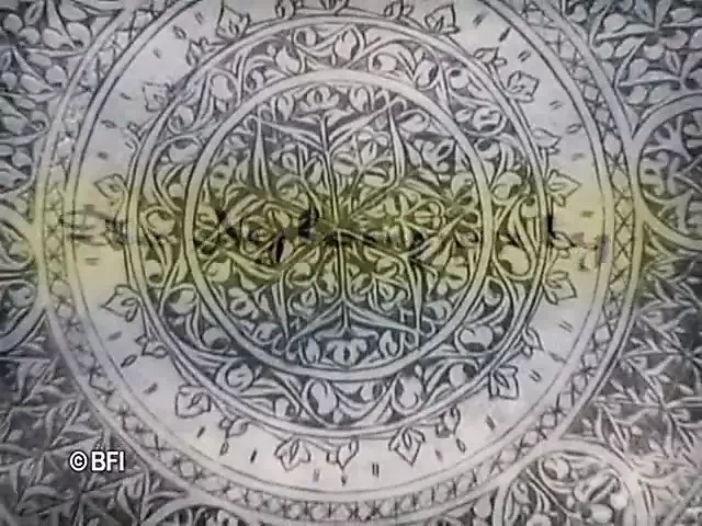 Ht dubli kamsin ek hi samay men do snbhal sakti hai