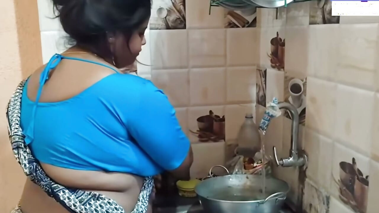 Chachi ke bade bade dodh dekh kar jabbar dasti ghori bna kar pela