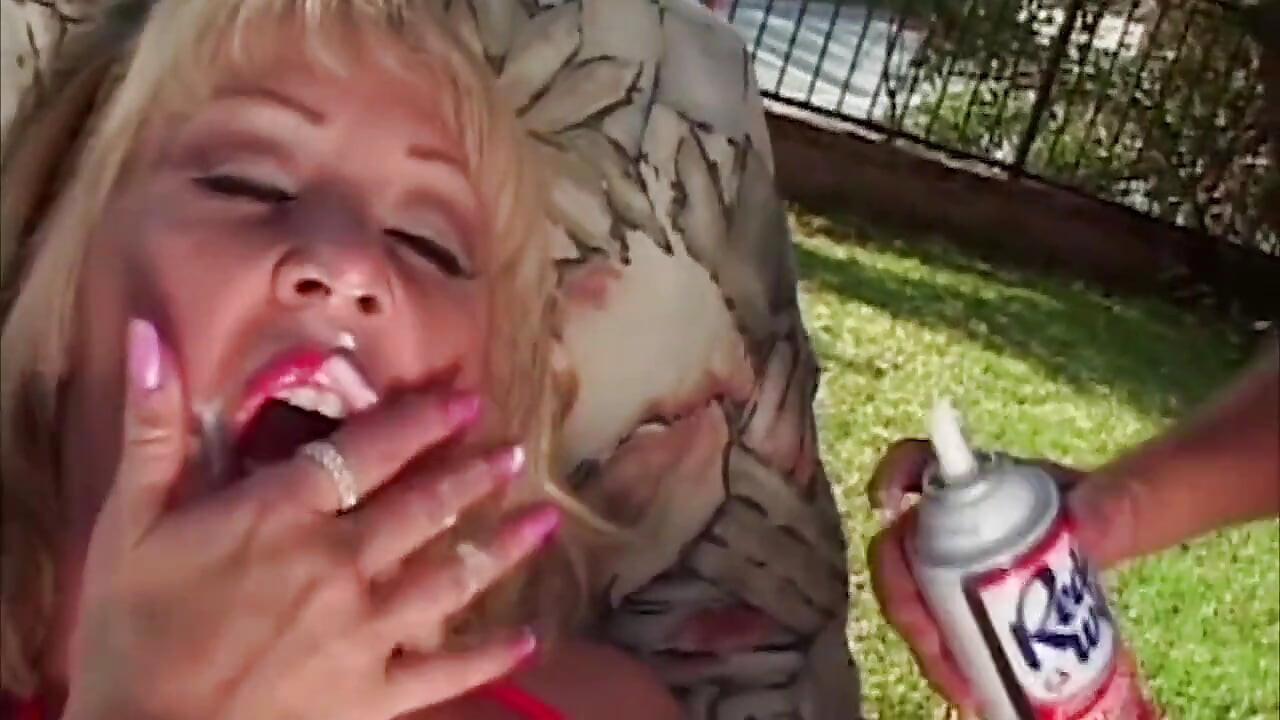 Busty Blonde MILF Gets Creamed Before Outdoor Ride