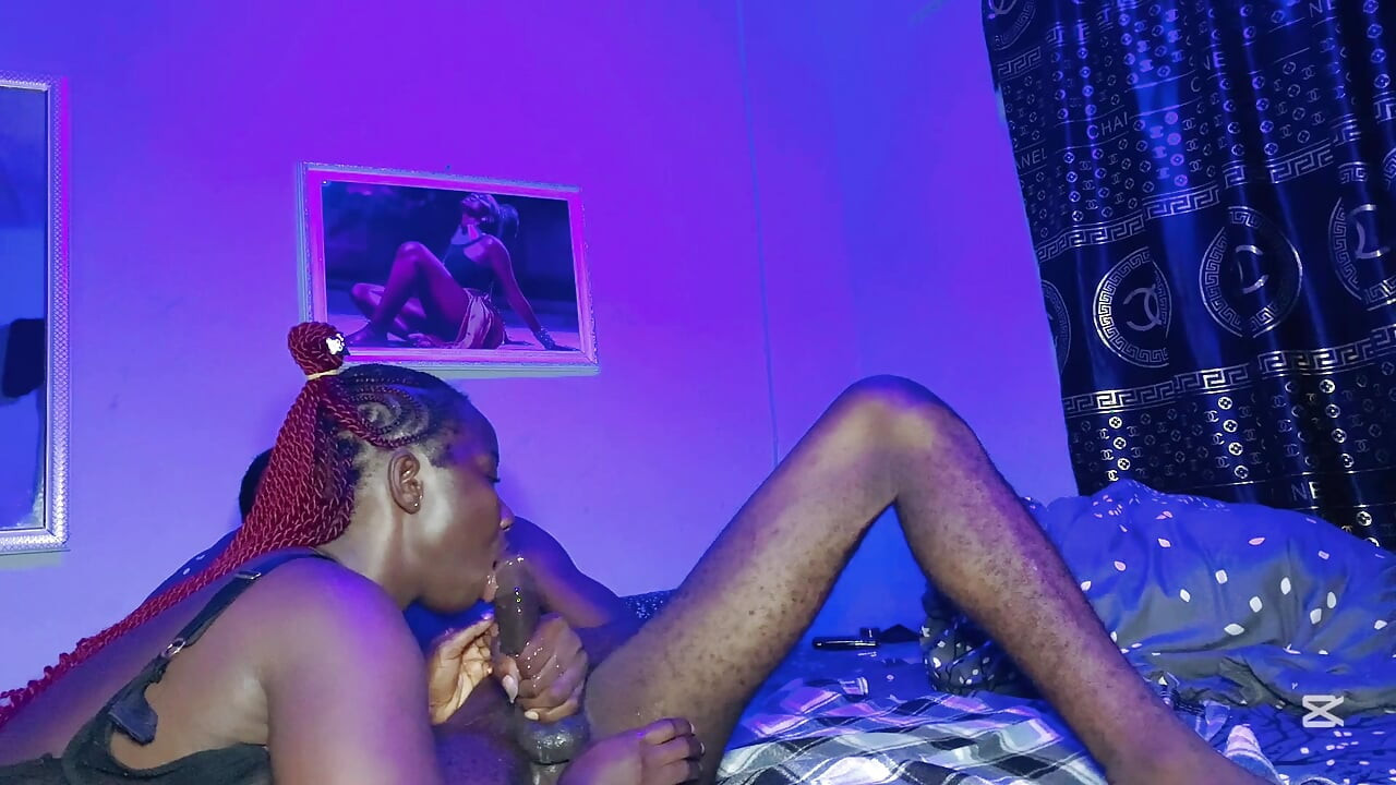 Saya mengongkek lubang pantat adik tiri saya mentah, jadi saya boleh penuhkan air mani saya di punggungnya selepas dia memberikan saya blowjob selamba