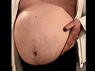 Ximd9000, tátovo velké, plně nafouklé břicho