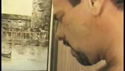 Шаловливый мужчина посещает старую домохозяйку-блондинку Кэти Джонс