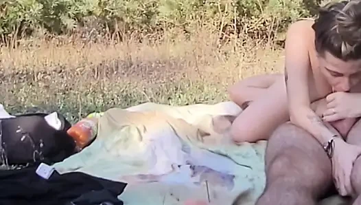 публичный минет с глубокой глоткой на улице
