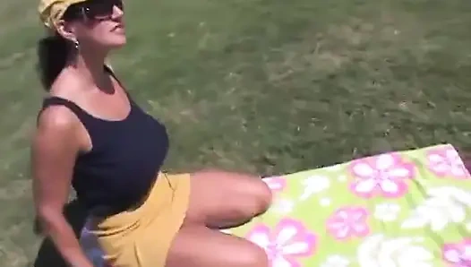 Пума с большими сиськами трахает рефери