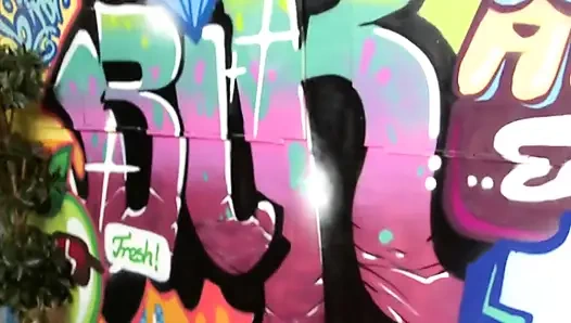 Cewek itu suka nyepong kontol besar!