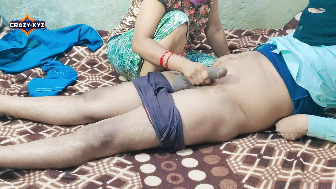Inderin bhabhi Aaliyah Yasin fickt ihre muschi, während sie Hindi spricht